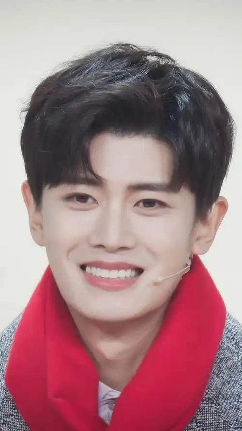 超超的露齿笑超甜任嘉伦顾川 | 任嘉伦乌鸦小姐与蜥蜴先生.