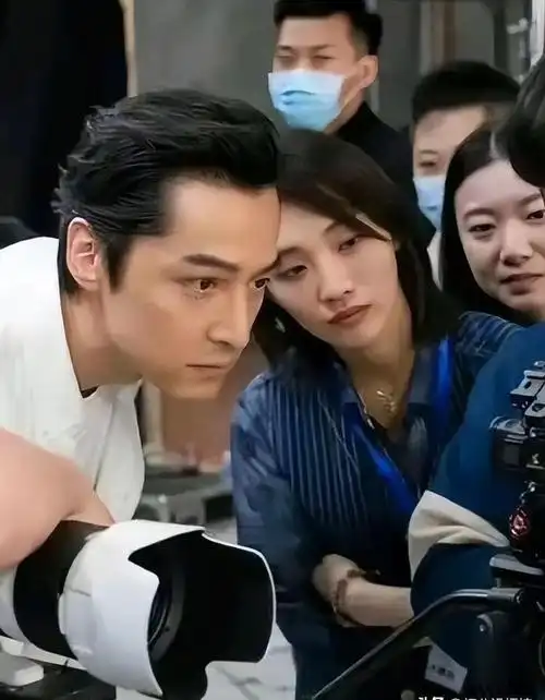 胡歌携妻子现身《繁花》:胡歌那么多"前女友",为何偏偏娶她?