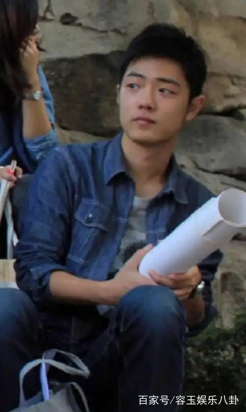 男演员学生时期美照,肖战李现都输给了他?