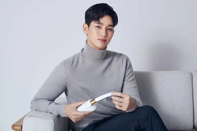 金秀贤晒女儿出生照,被网友批评犯了常识错误全智贤大方送祝福!