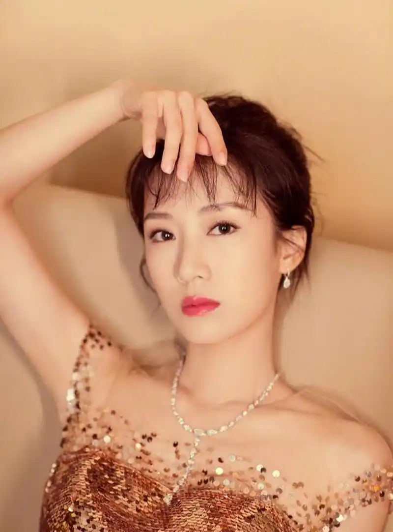 美女图片～李念