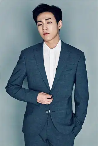 高清:韩星李玹雨写真曝光 贴心暖男呼之欲出_娱乐_腾讯网