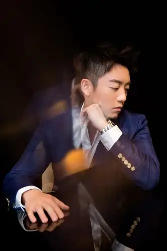 郑恺亮相cosmo时尚美丽盛典 斩获"年度闪耀美丽偶像"大奖