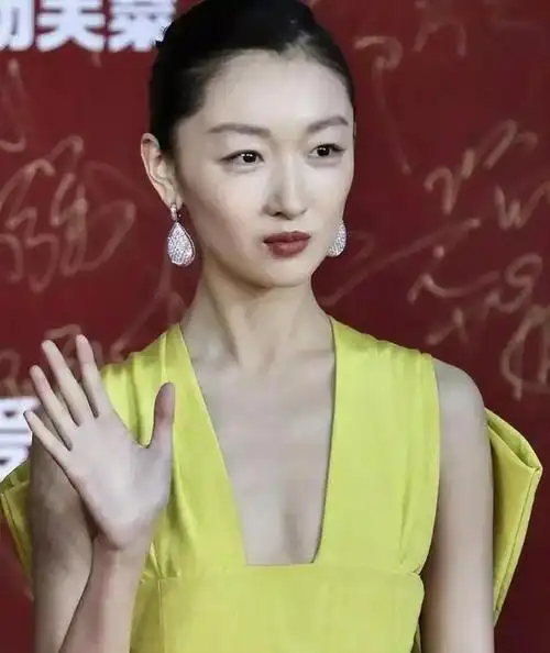 32岁周冬雨被质疑面相变了,网友直呼变老变凶了,越看越像小老太