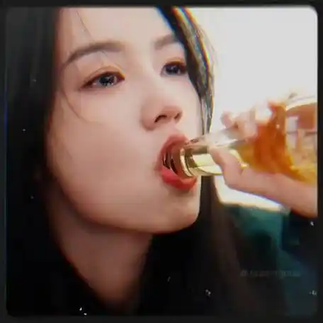 周也岳千灵流泪喝酒这段给我看哭了