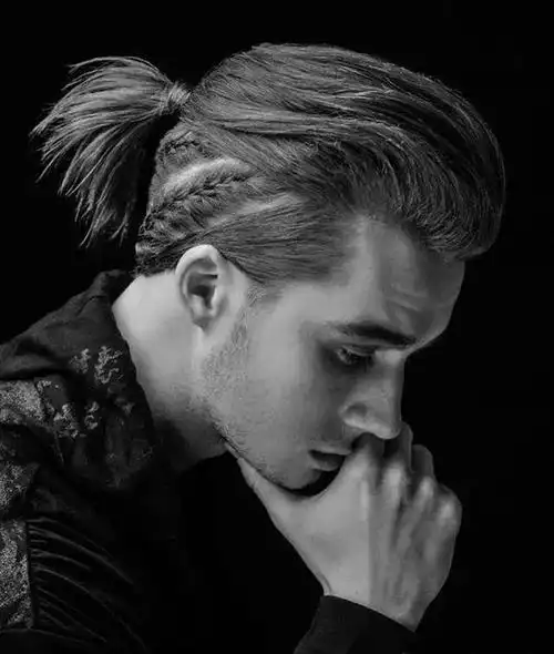 6款令人惊艳的男生长发发型!