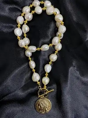 复古巴洛克珍珠项链女淡水珍珠金币吊坠小众轻奢设计感饰品锁骨链