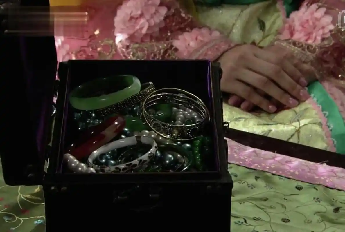 盘点电视剧薛平贵与王宝钏里的珠宝发簪:我被王宝钏的凤冠闪了眼