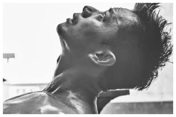 有一种中年男星叫段奕宏,47岁身材超惊艳,这才是真正的不老男神