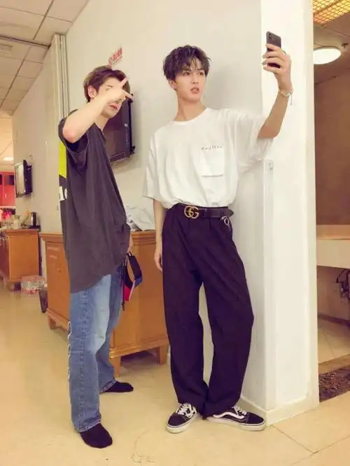 朱正廷女朋友找到了疑似恋情曝光又有多少粉丝要伤心了