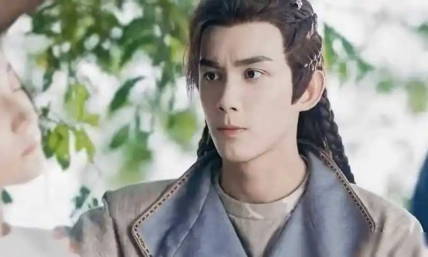 吴磊6岁到24岁颜值变化,小时候很可爱,长大后帅出了气场_五官_网友