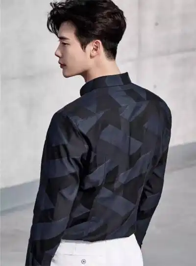 李钟硕 这后背的线条如此让人着迷