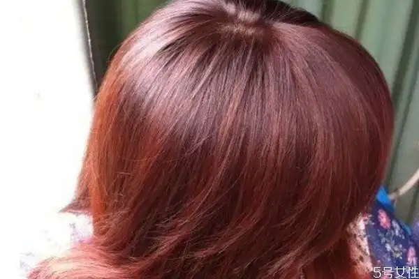 棕红色头发掉色后是什么颜色 红色头发掉色掉多久