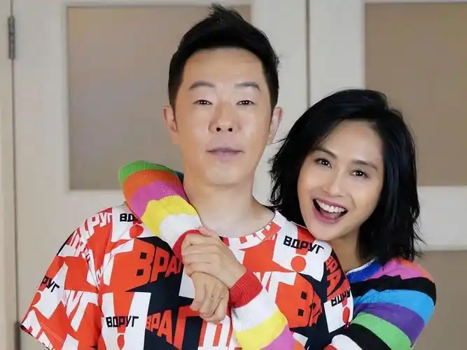 这一次,51岁的朱茵离开周星驰后 活成现实版"紫霞仙子"(图31)