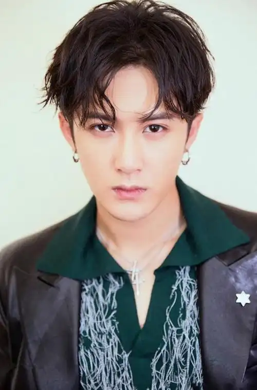 全世界最帅的几位男明星(长得英俊却没有)(56)