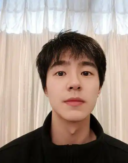 男星自拍图鉴:受挫的刘昊然,自信的黄晓明,开挂的胡歌_照片_教程_教学