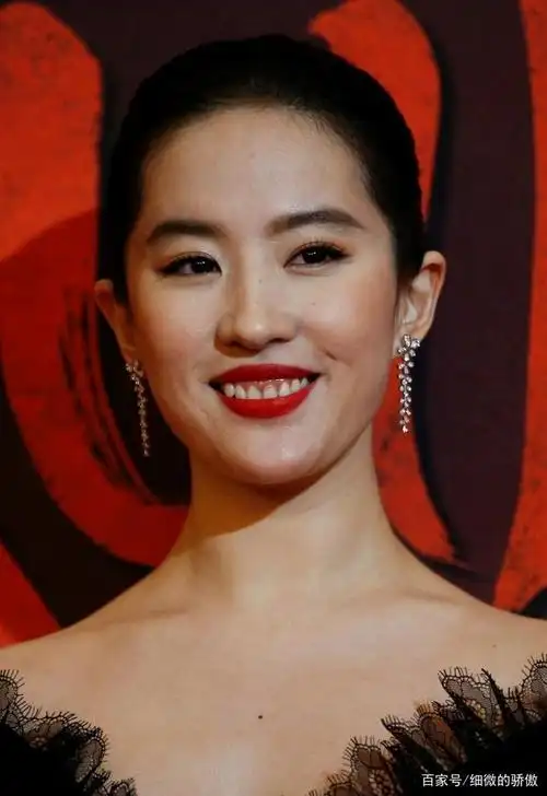 刘亦菲唯美登红毯·一开口天仙美貌全毁