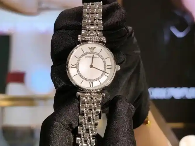 阿玛尼手表线下门店讲解,银白钻母ar1908#手表 #奢侈品 #礼物 #高端