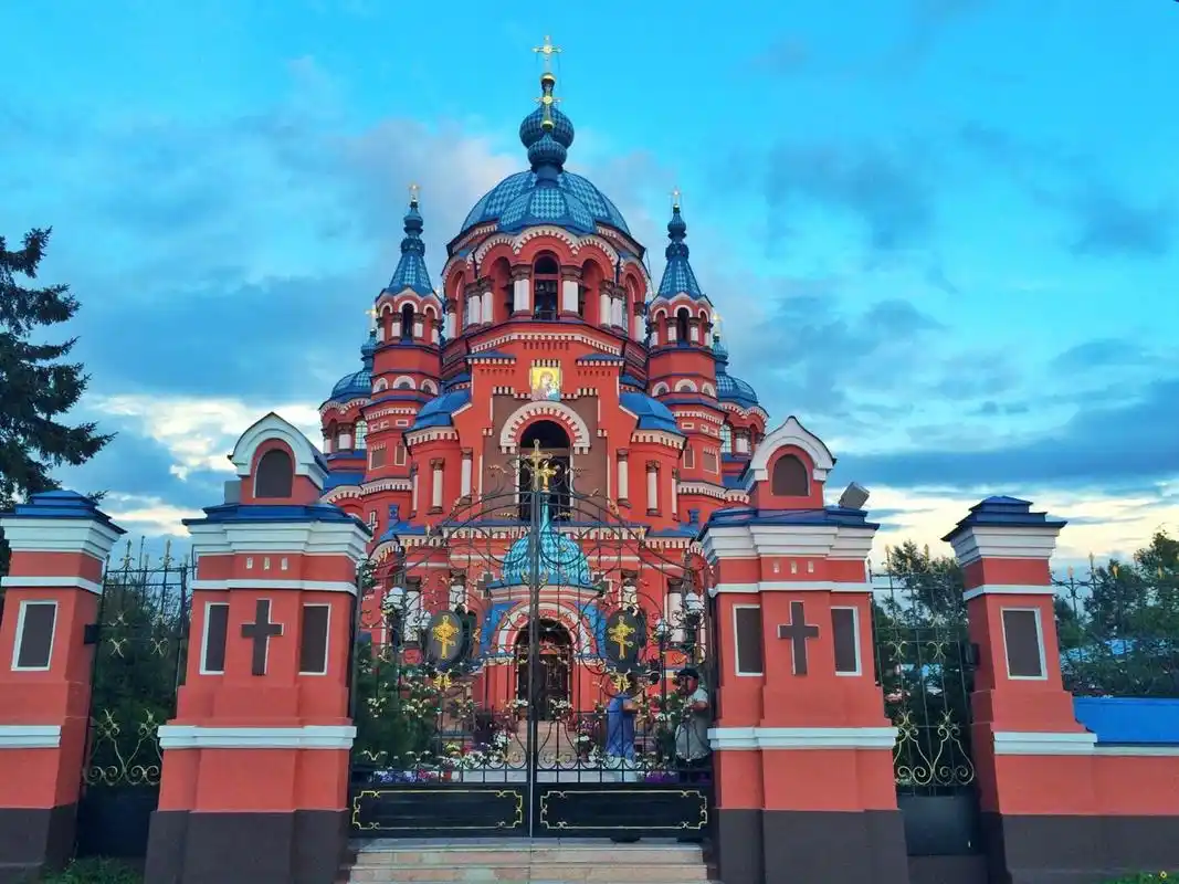 瞬间……或者也可以自行游览胡日尔村,参观教堂,感受俄罗斯古朴的村