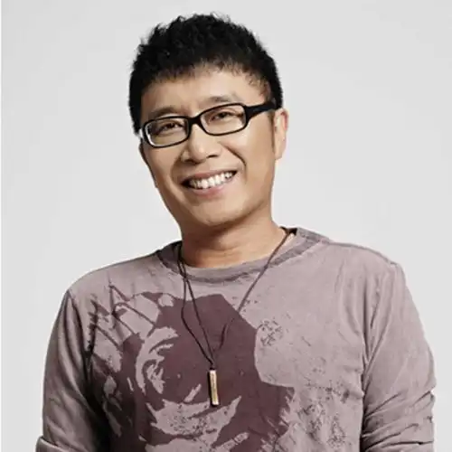 父母曾经一再劝告他,让他以学业为重,但庞龙还是我行我素.