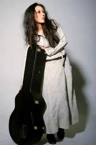 姜昕携全新乐队阵容麻雀瓦舍温暖开唱