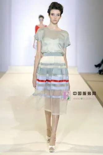 temperley london品牌创建于2000年.