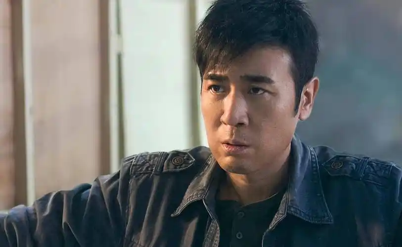 原创收手吧于和伟新剧中与30岁隆妮吻戏遭吐槽父女恋这碗饭你一定要吃