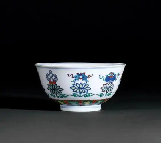 诚轩22春拍·瓷器工艺品丨尽态极妍:雍正斗彩珍赏