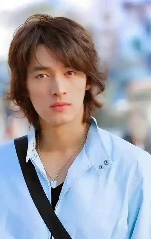 胡歌谈18年前的车祸:经历过生死,我便不想白白活着