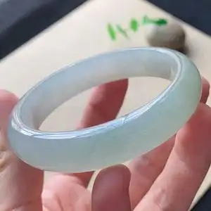 翠东南 已嫁 缅甸天然a货翡翠云南瑞丽56.5圈口冰种晴绿底色手镯