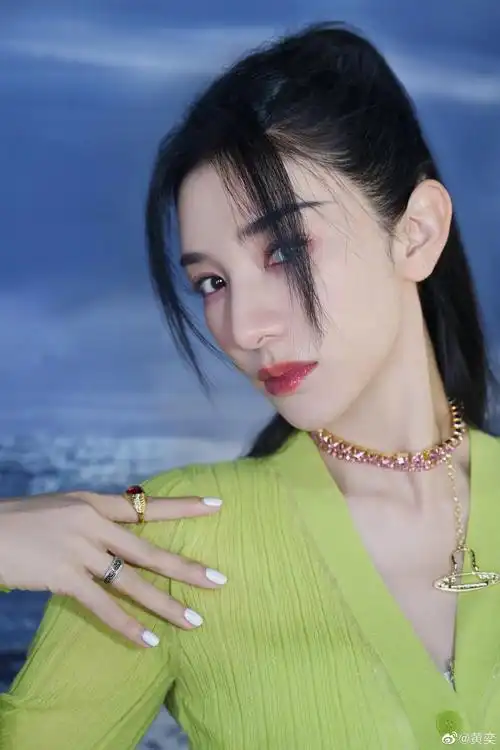 黄奕惊艳的照片(黄奕的美照)-韩剧网-最新韩剧资讯网