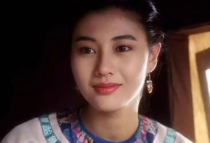 33年了,最美港姐李嘉欣终于"露出原形"_李嘉诚_庄月明_香港