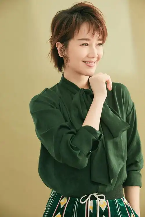 惊蛰× 左小青 | 看《台湾往事》如何一人分饰"三"角