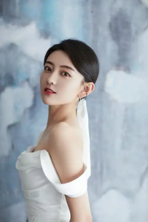 精美图集梁洁甜美可爱清纯可人