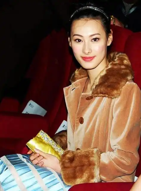 八卦一下传说中梁洛施的紫微?