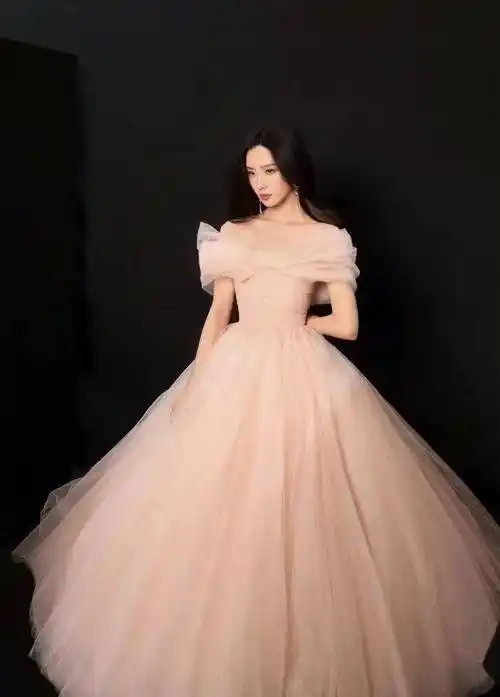 刘诗诗新造型美死了!