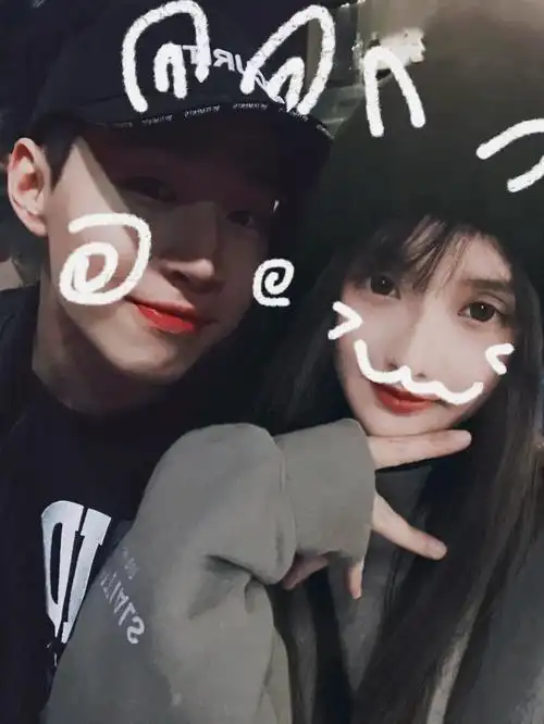 照片库存里居然有这么多match的pose也是很神奇#刘宪华  #henry刘宪华