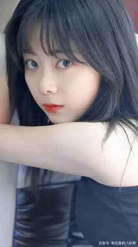 她长得一张耐看的娃娃脸,20岁就与孙俪搭戏,痛失母亲一年后大火