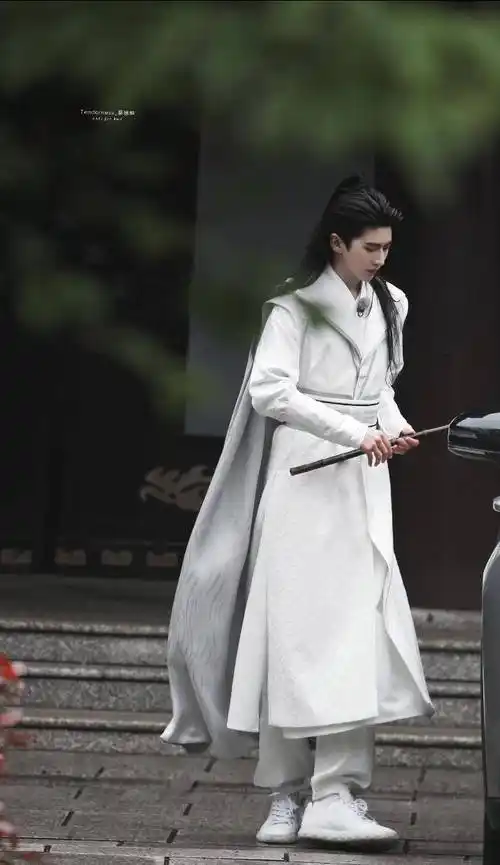 蔡徐坤《奔跑吧》路透曝光,古装扮相好惊艳,风度翩翩宛如画中仙_造型