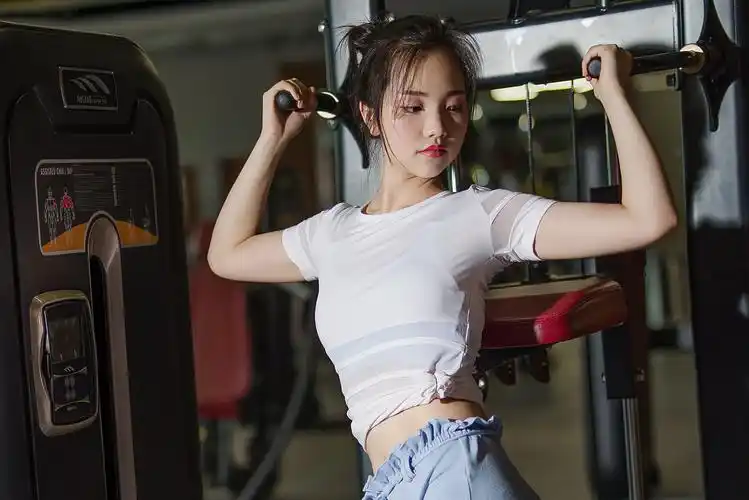 健身美女