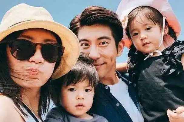 给黄磊发暧昧短信,被婆婆逼做亲子鉴定,还亲手拔掉父亲氧气_修杰楷